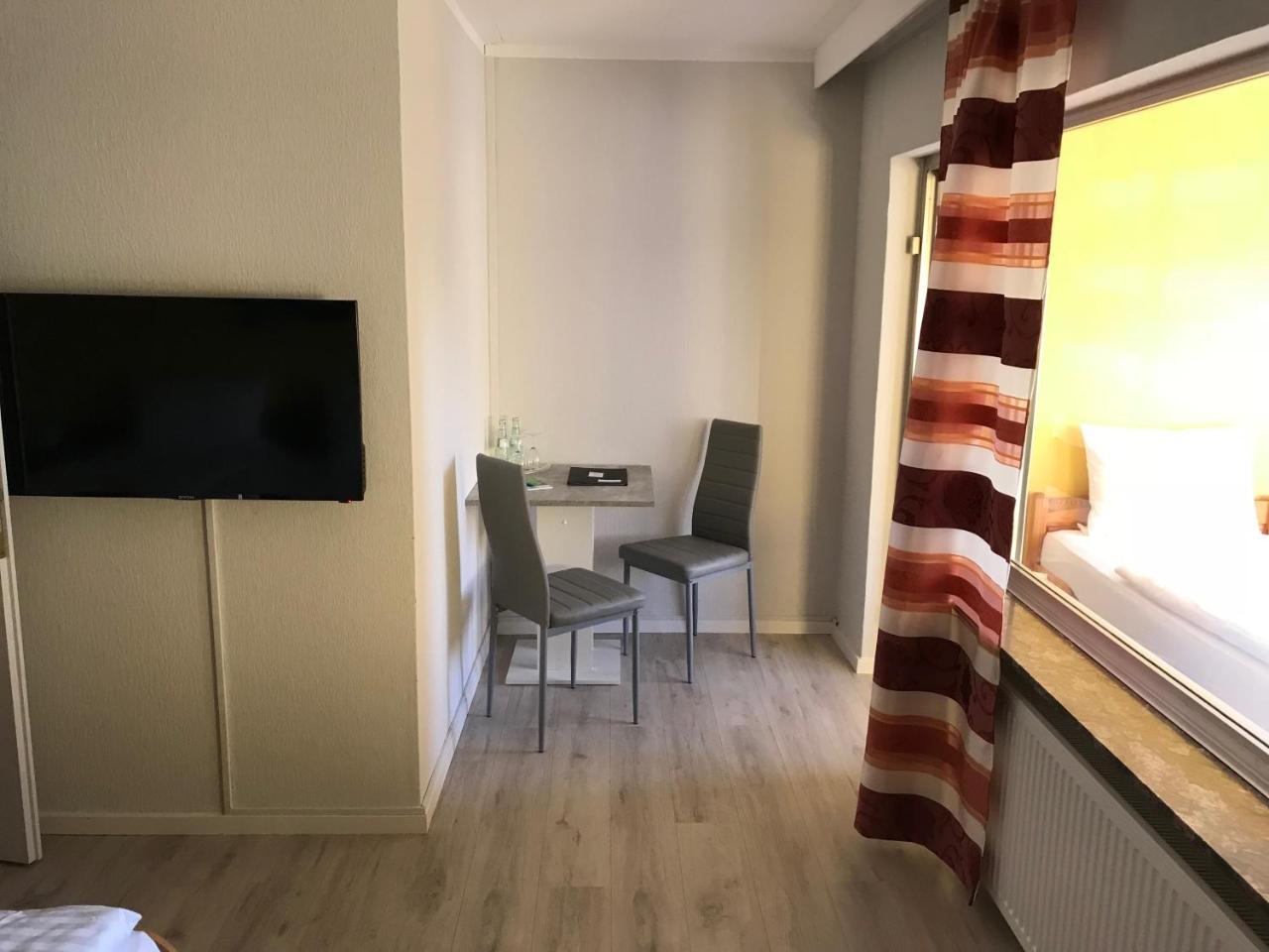 Hotel Zum Ochsen Wonsheim Exteriör bild