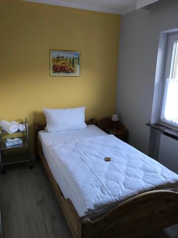 Hotel Zum Ochsen Wonsheim Exteriör bild